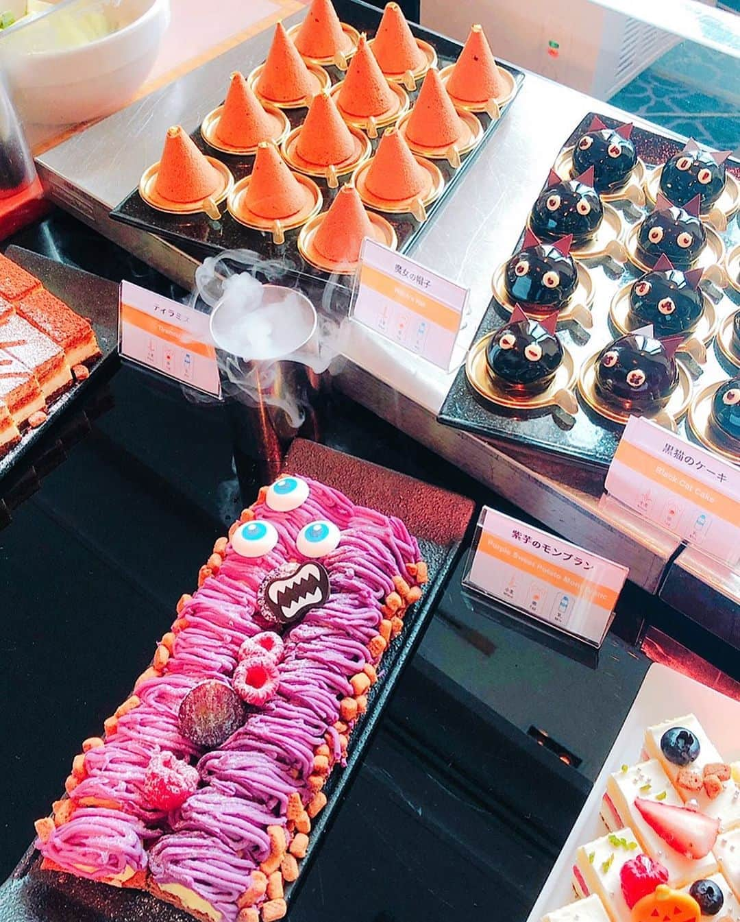 向日葵めいさんのインスタグラム写真 - (向日葵めいInstagram)「前のん。 #🎃#🍴#👻#😋 #シェラトン都ホテル大阪 #ハロウィーンビュッフェ #スイーツビュッフェ #ハロウィーンランド」10月14日 4時02分 - yoka_himawarimei