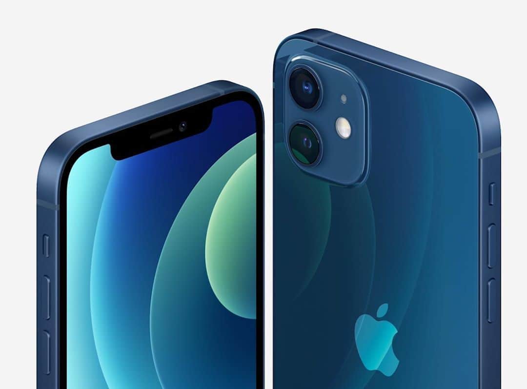 マーケス・ブラウンリーのインスタグラム：「Pacific blue iPhone 12 🤓」