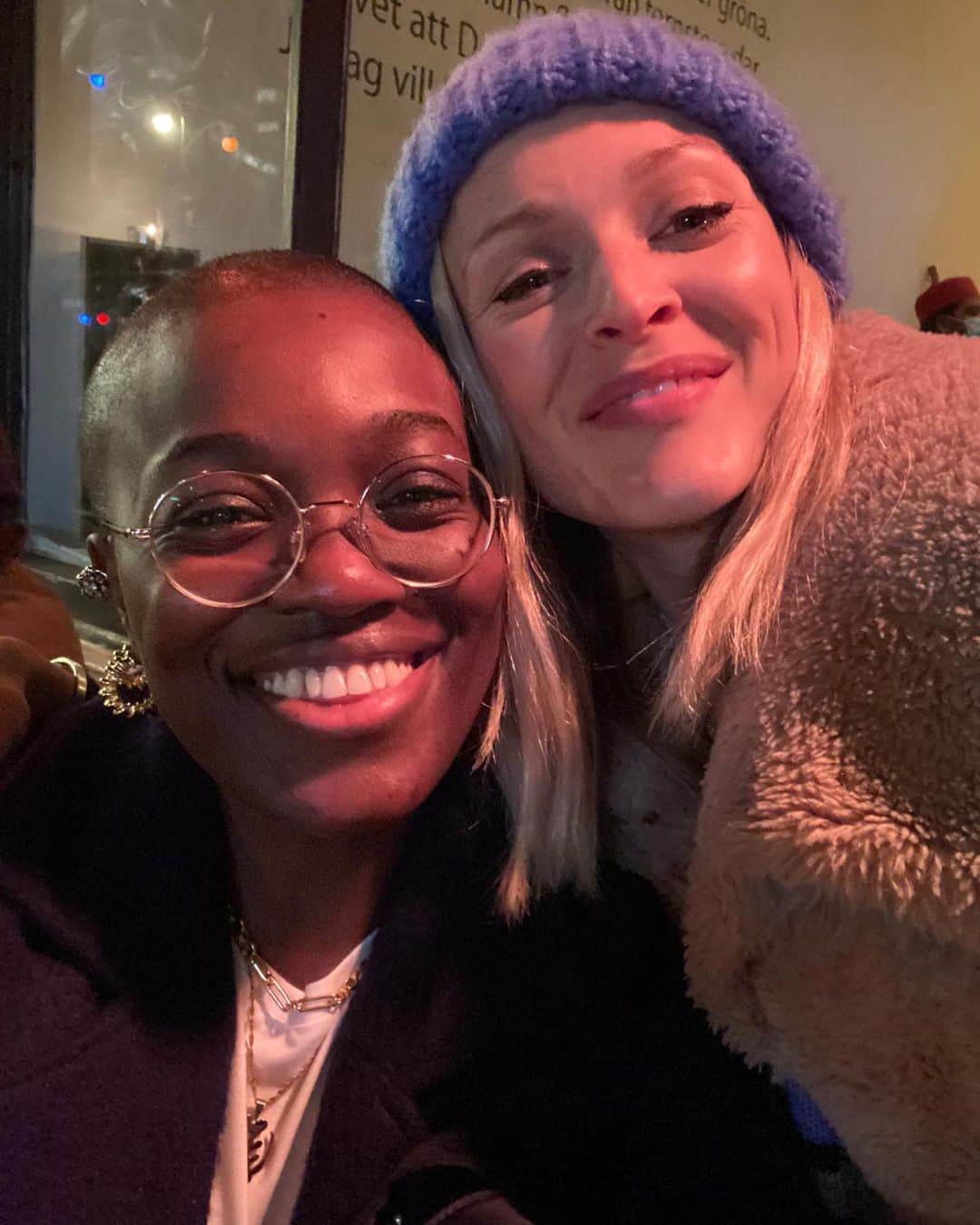 ファーン・コットンのインスタグラム：「Ending my day with a cuppa and a brain storm with @nkrystal_  We.did.not.come.up.for.air  Thank you @vanessakingori for pairing us for @sharethemicuk  Ideas are already bubbling ♥️」