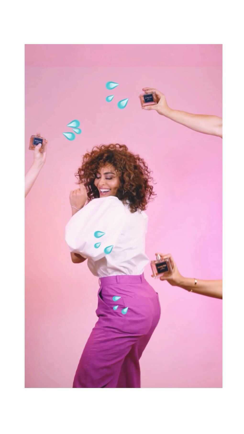 ジュリアナ・パエスのインスタグラム：「Amoressss, vocês já conhecem o meu novo Glam? Eu estou completamente apaixonada!!! Quem aí já provou e se apaixonou também? 💗 . #julianapaesfragrances #Glam #puig」