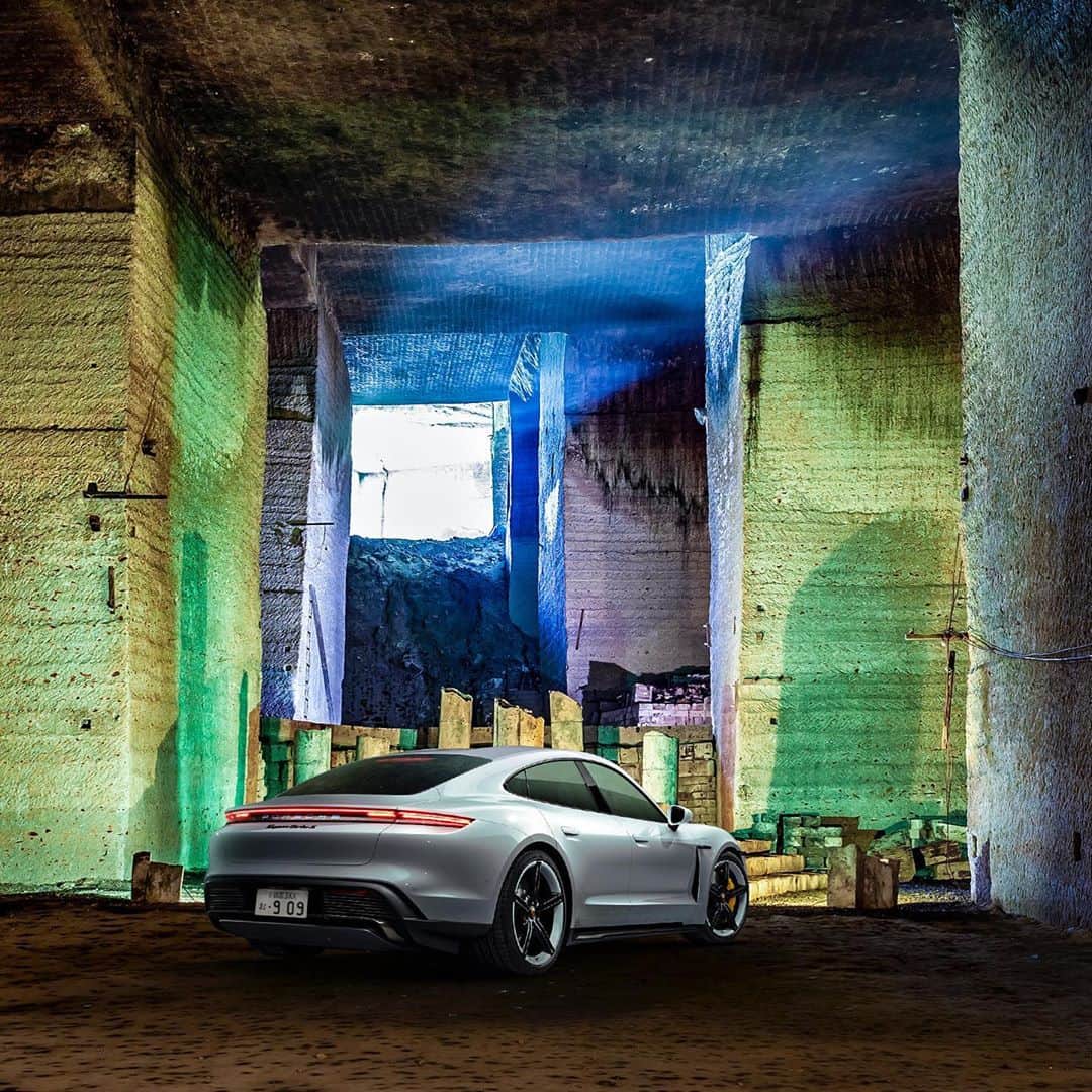 Porsche Japanさんのインスタグラム写真 - (Porsche JapanInstagram)「#タイカンロードショー を「ポルシェセンター宇都宮」にて10/16(金)から10/18(日)まで開催。 タイカンに直接触れられるチャンスです。 ※各会場の詳細については各ポルシェ正規販売店までお問合せください。 ※画像は合成です。  #ポルシェ #Porsche #タイカン #Taycan #Soulelectrified #TaycanRoadshow #宇都宮」10月13日 20時01分 - porsche_japan