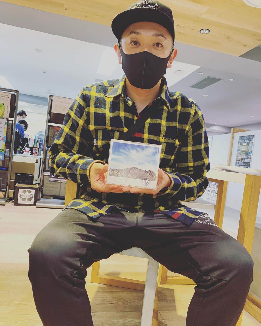 こーいちのインスタグラム：「明日発売日。 聴いてみて。 飛ぶぞ。  #10feet  #シエラのように」