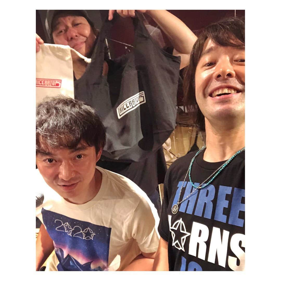 林幸治さんのインスタグラム写真 - (林幸治Instagram)「ロックバンドで演奏するのはとても楽しい。  #threehornsisback #トライセラトップス #和田唱 #吉田佳史 #林幸治 #threehornsisback2020」10月13日 20時21分 - tct_koji_hayashi