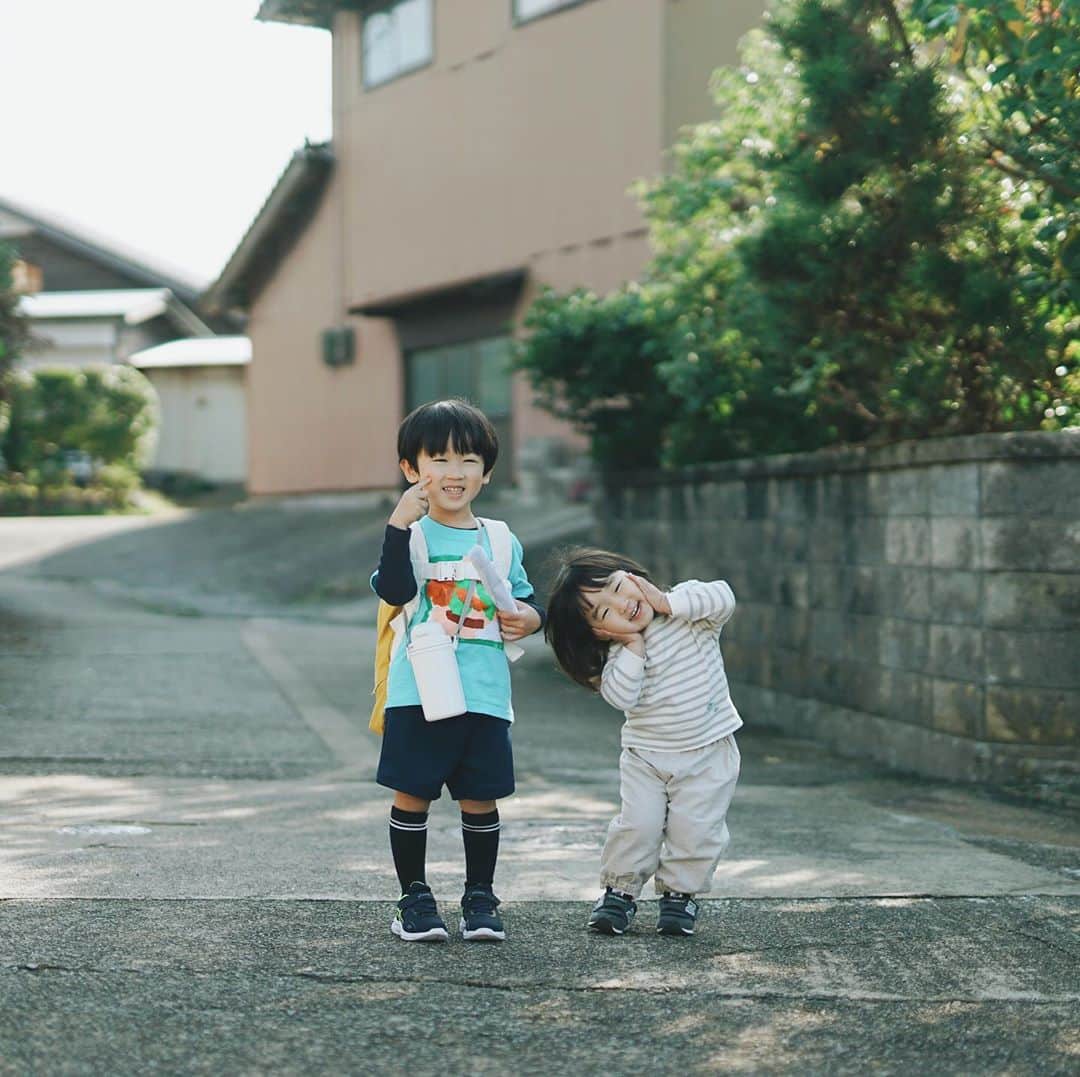 Takafumi Gotoのインスタグラム：「「並んでかわいいポーズして〜」と言ったらこうなりました 👦🏻🧒🏻」