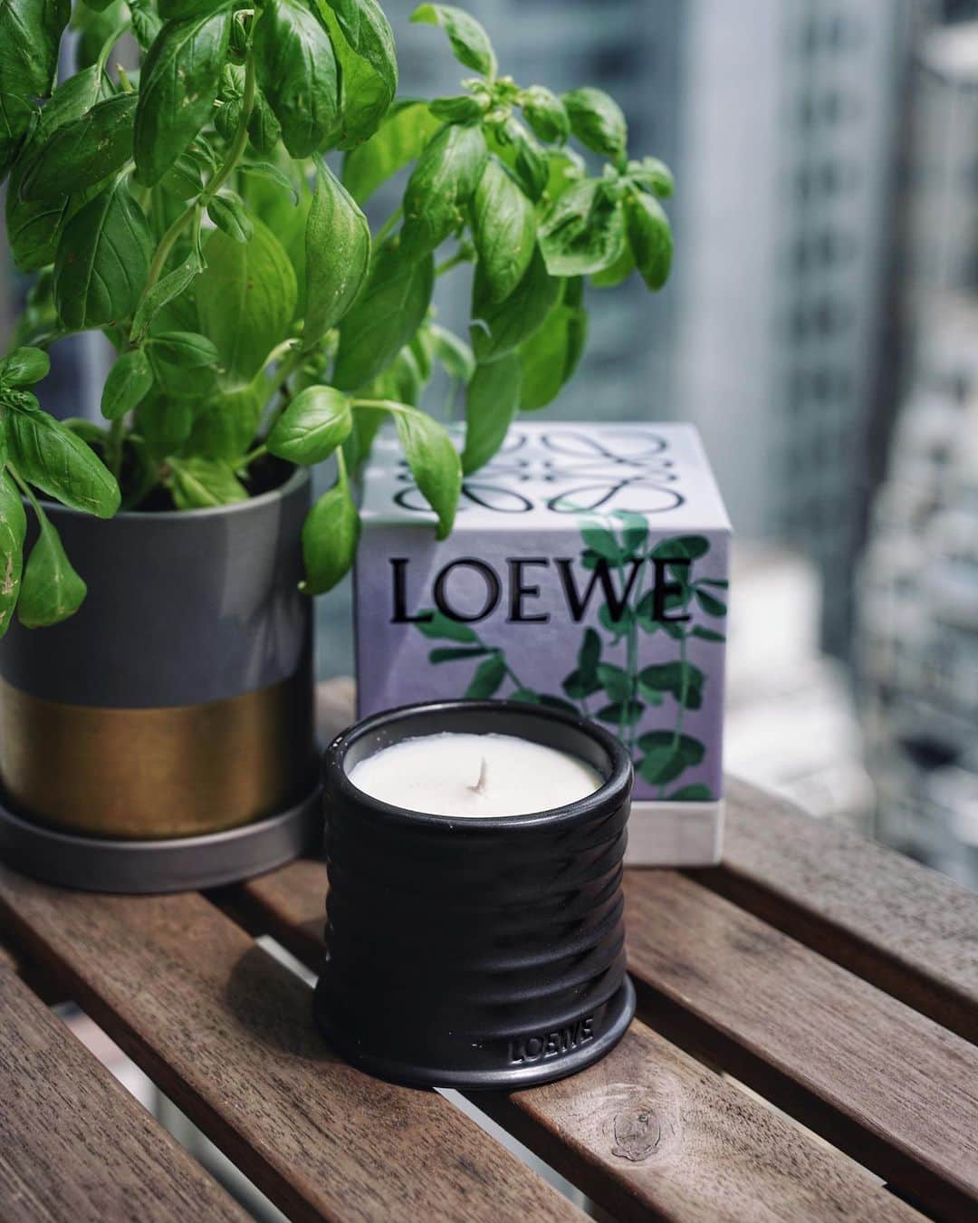 Christoffer Chengのインスタグラム：「The scent of a home garden is perfectly calming 😌 @loewe」