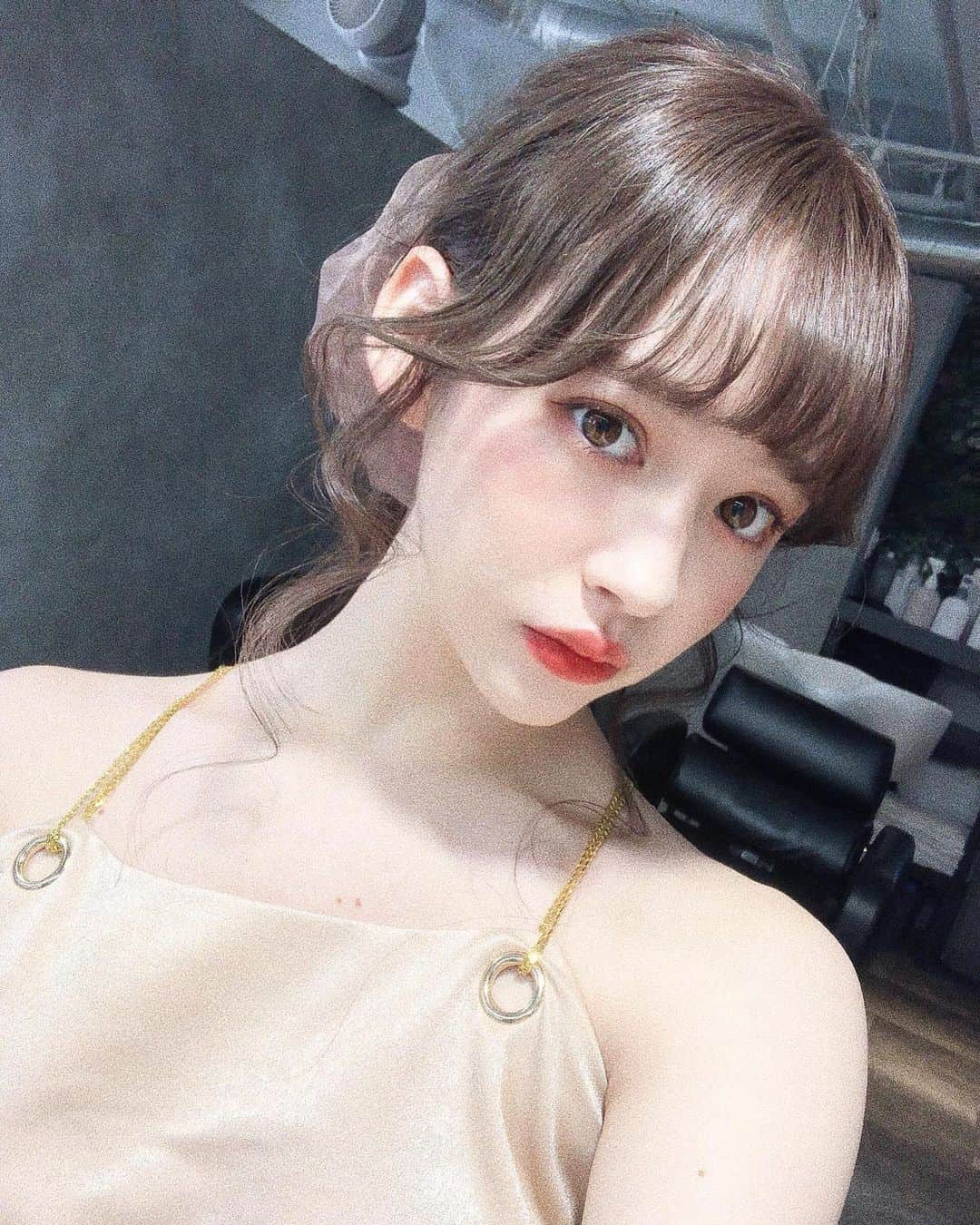 ナタリア聖奈さんのインスタグラム写真 - (ナタリア聖奈Instagram)「・ ・ キャミ本当かんわいい🤤🔥 いつも沢山集めてしまう𓂃𓈒𓏸 ・ #ナタリア聖奈 #ljk #キャミソール #エロ可愛い  #透明感カラー #秋カラー #ヘアアレンジ #ショコラブラウン」10月13日 21時36分 - _natamilk_