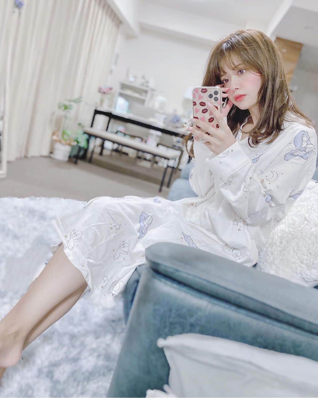 のインスタグラム：「プライム・ワードローブを 知ってますか？？👀💭 自宅で試着できて、買わないものは送られてきた 箱に入れて返送できるシステムなの…！ とっても簡単だったので利用してみたけど、 自分がもっている色んなアイテムとの相性も 見られるし、お店で試すよりゆっくり考えられる からありがたかった◡̈♥︎ アマゾンプライム会員なら無料で使えるよ◎ . しかも、10月14日までプライムデーでセールを 開催しているのでお得にお買い物ができますよん✨ . @amazonfashionjp . #プライムデー #PrimeDay #amazonで発見 #amazonfashionjp #Amazonプライム #PR」