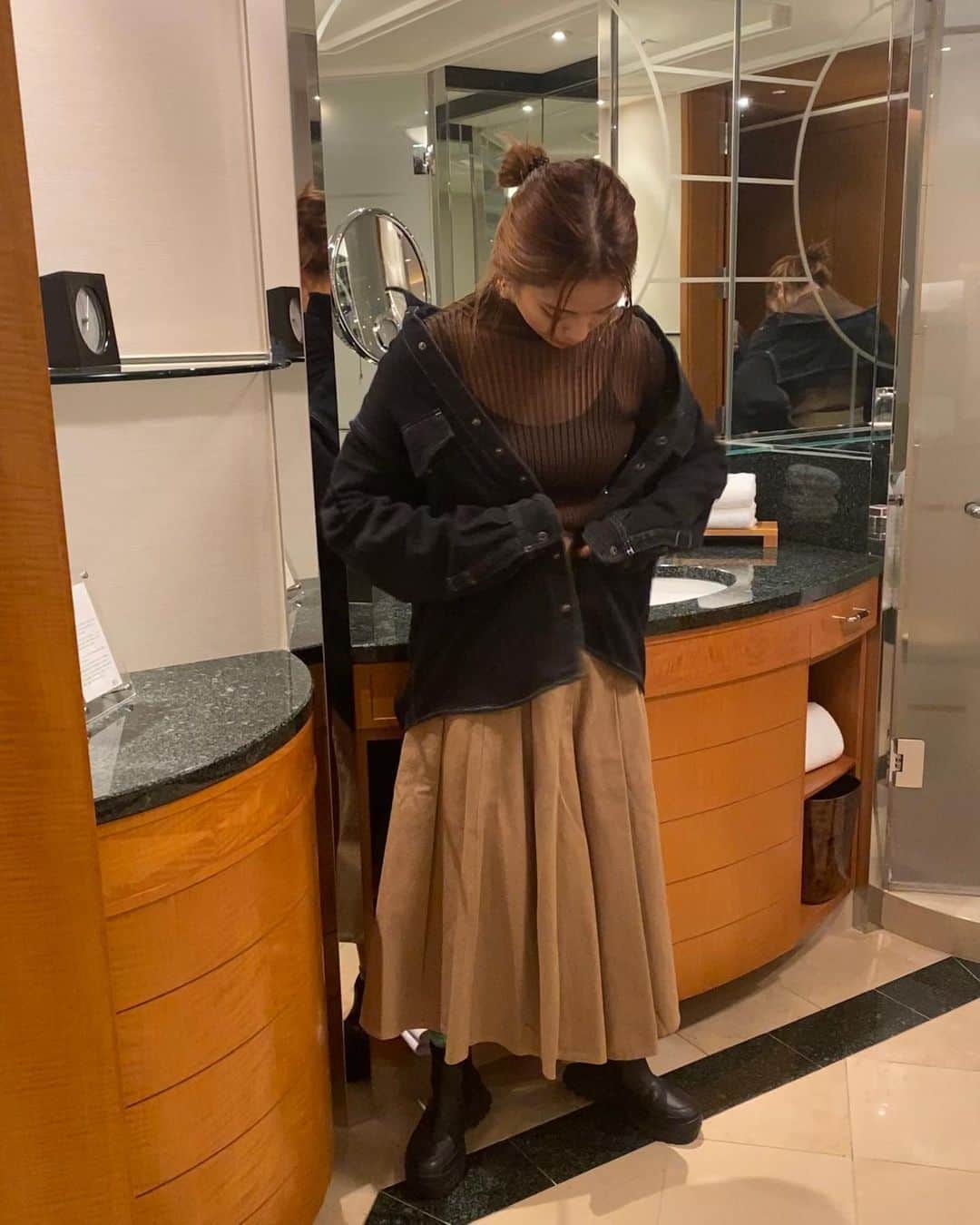 高橋有紀のインスタグラム：「PJさんから頂いたpeasy、私は透けトップスが多いので（コラボ服とかも）その下に一枚でいける下着が嬉しい！サウナとプールに行きたくて都内のホテルにお泊まりしたので、荷物も少なく済むし、着心地もほんとに良すぎて寝る時まで使える！極薄で縫い目がほぼない、洋服に引っかかる部分もぜんぜんないからはじめての感じだから何枚か欲しいくらい！ 下着はほんとに色んなもの持ってるくらい大好き、、、 1番最後のはリーズナブルなのに可愛くて良い！ #girlsbypj  #PR #peasy」