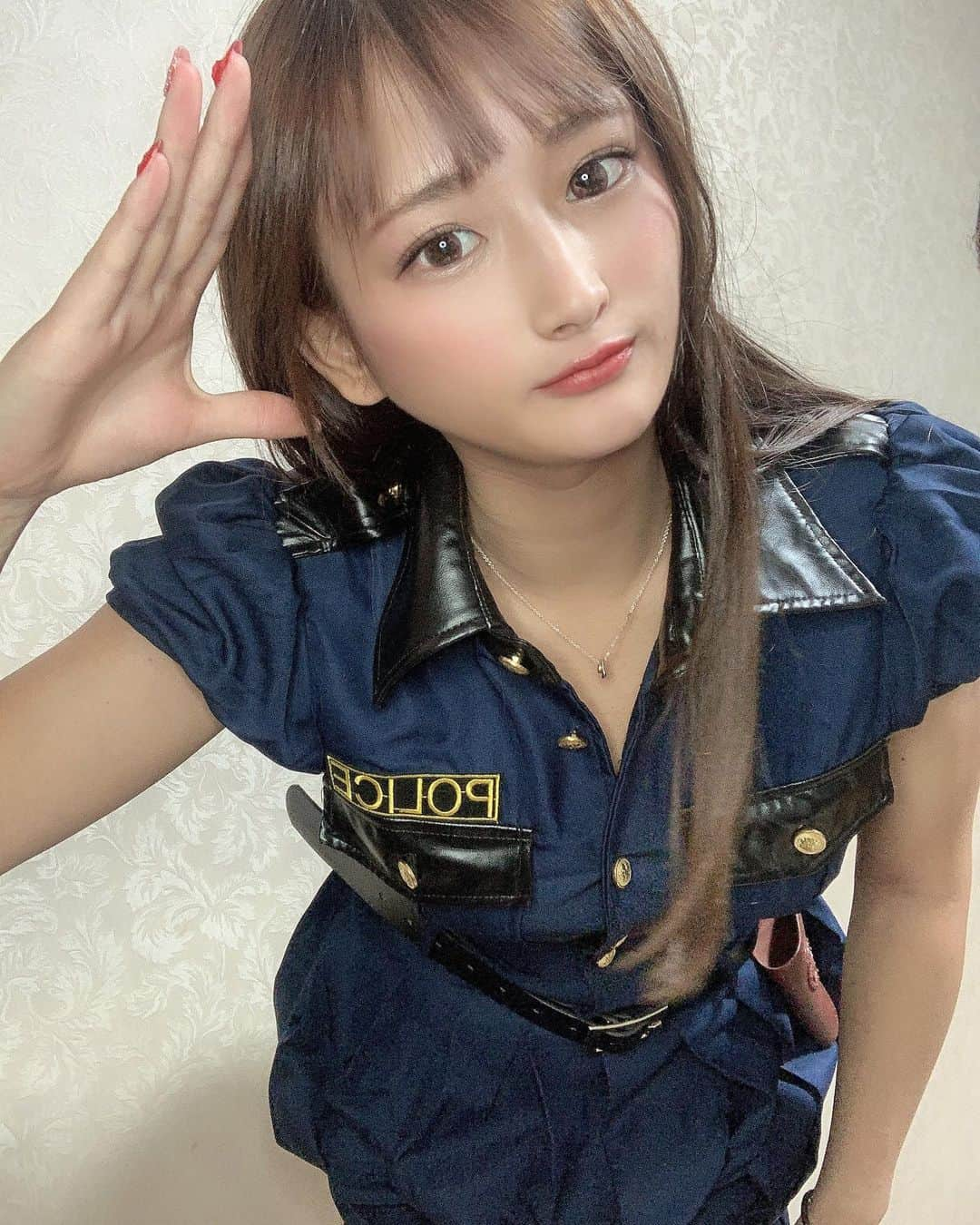 はるちゃんさんのインスタグラム写真 - (はるちゃんInstagram)「ぴぴーっ！🚔🎃👻🧟‍♀️ この間の撮影でいっぱいコスもらったからいろんなので撮影したいな📸😳 #ポリス #警察 #ハロウィン仮装  . . . #l4l #f4f #いいね #いいね返し #instagram #instadaily #instafashion #カメラ好きな人と繋がりたい #おしゃれさんと繋がりたい #foryou #ヘアメイク #撮影 #sea #モデル #ビジョビ #グラビア #ミスいちご」10月13日 21時53分 - haru_323