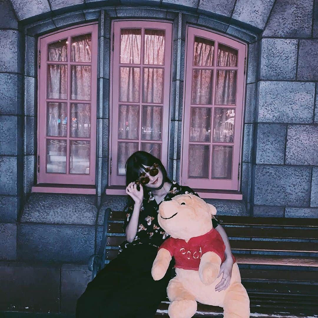 梶川愛美さんのインスタグラム写真 - (梶川愛美Instagram)「I like pooh the most in the world 🍯🤎  #pooh #poohchan #winniethepooh  #disneyland #disneygram #tdl  #プーさん #プー #くまのプーさん」10月13日 21時45分 - kajikawa_manami