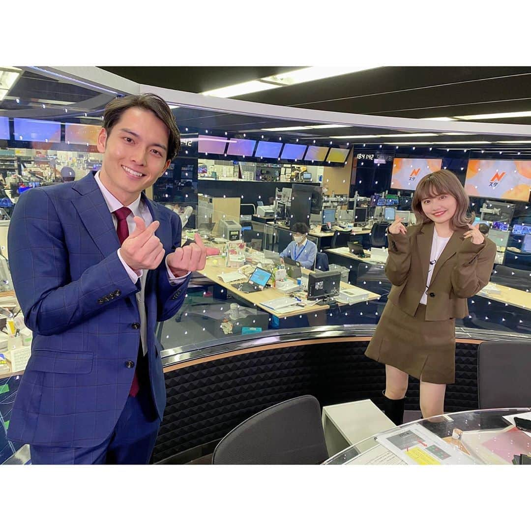 TBS「Nスタ」さんのインスタグラム写真 - (TBS「Nスタ」Instagram)「【慶応大卒の先輩＆後輩ツーショット】  本日のNスタでは、 「ポケットからきゅんです！」を始めとした、 SNSが発信源の音楽ブームについて取り上げました。  スタジオには、実業家の椎木里佳さん（@rikashiiki）に ご出演いただきました！  椎木さんと、このコーナーのプレゼンを担当した小林廣輝アナは同じ慶応大学出身！ ということで、”きゅん”なツーショットをご覧ください！ （2枚目）  爽やかですね～！  椎木さん、ありがとうございました！  #TBS #Nスタ #井上貴博 #ホラン千秋 #小林廣輝 #椎木里佳 さん #ポケットからきゅんです #ポケきゅん #きゅんです #きゅんですポーズ #JC #JK #TikTok #慶応大学 #ツーショット #報道カメラ」10月13日 21時49分 - nst_tbs