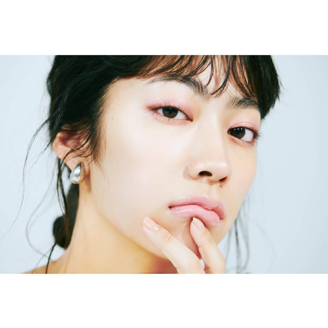 岡森黎のインスタグラム：「shooting  #hairmake #뷰티」