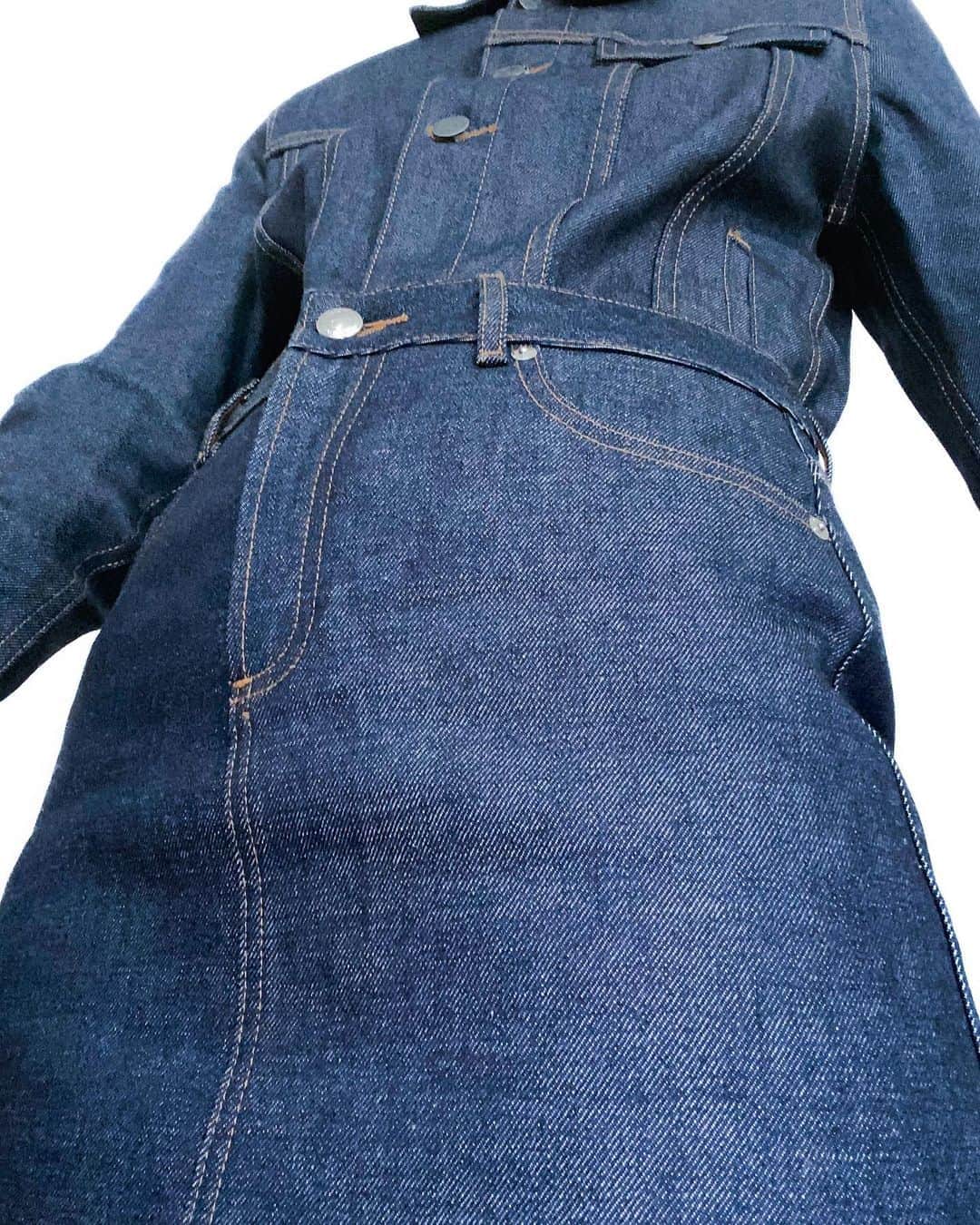 アーペーセーのインスタグラム：「A.P.C. DENIM ⠀ ⠀ Suzanne is wearing the Brandy jacket and the Jupe Standard both in indigo. ⠀ ⠀ Creative direction and styling : Suzanne Koller⠀ ⠀ Available in stores and at apc.fr⠀ ⠀ #APC #APCDenim #Madeathome⠀」