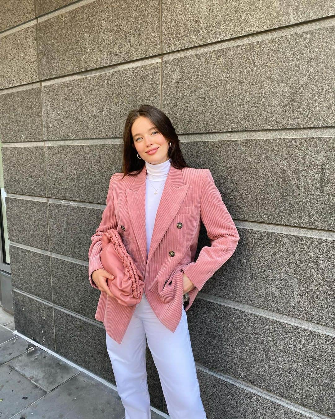 エミリー・DiDonatoさんのインスタグラム写真 - (エミリー・DiDonatoInstagram)「Not really a pink person but because of this blazer now I am 💘」10月13日 22時08分 - emilydidonato