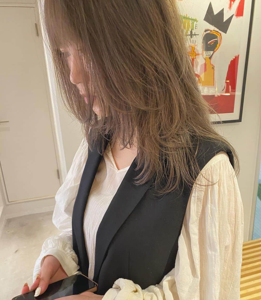 のインスタグラム：「顔周りにざっくりとレイヤー◎」