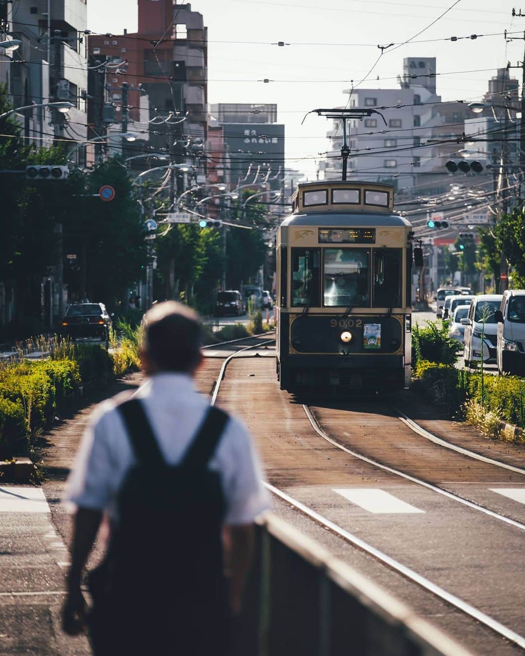 Takashi Yasuiさんのインスタグラム写真 - (Takashi YasuiInstagram)「都営交通の撮影をしました。特に目的地を決めずに東京のまだ行ったことのない方へ向かってみた。  ものの数十分電車やバスに乗るだけで、知らない街の新鮮な風景に出会えるのだなと。当たり前かもしれないけど、これって素敵なことでは。#tokyotoei @toeitransportation_official」10月13日 22時15分 - _tuck4
