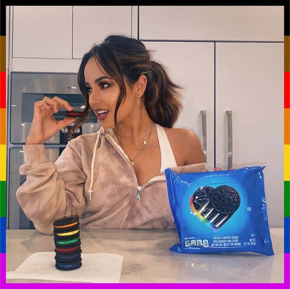 OREOさんのインスタグラム写真 - (OREOInstagram)「Join our #ProudParent campaign as we create a more loving world 👏 👏 Just like @iambeckyg, @Christinediamore, @iamjarijones, and @ethanhethcote, tell us what allyship means to you. You could even get Rainbow OREO Cookies! 🏳️‍🌈🏳️‍🌈 Here’s how:⠀⠀⠀⠀⠀⠀⠀⠀⠀  1️⃣ Join OUR #ProudParent campaign and share a photo of what allyship means to you. This can be you and your friends at last year’s Pride parade, your chosen family or how you show allyship for others! Whatever it is, we want to see it! ⠀⠀⠀⠀⠀⠀⠀⠀⠀ 2️⃣ Post your photo on Instagram or Twitter using #ProudParent + #Giveaway and tag @OREO. Don’t forget to follow @OREO too. 🏳️‍🌈🏳️‍🌈 50 US, DC & PR, 13 years old +. Ends 10/31/20 or when all 10,000 Rewards are claimed, whichever occurs first. Terms & Conditions: www.OREOProudParent.com.」10月13日 22時23分 - oreo