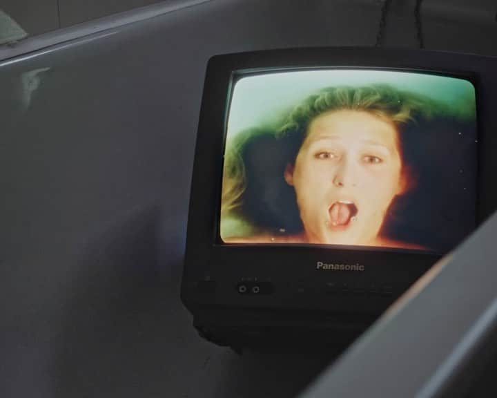 LOVE MAGAZINEのインスタグラム：「STANDBY  Room 3  Director @dhughesstudio takes us on a dystopian trip to the outskirts of London for #LOVEDiaries. Following @enamasiama,@jamilymeurer, @ajakdengcom and @elfiereigate through muffled transmissions. Watch the full film live at 4pm BST.   Director @dhughesstudio  Fashion editor @ogun_gortan  DOP @robjarvisdop  Casting @cicekbrown  Hair @pyuuuuuu Make up @georgiahopemakeup Manicure @michelleclassnails Production @rawproduction_uk  Set design @benclarksetdesign  Sound design @robbiemailerhowat」