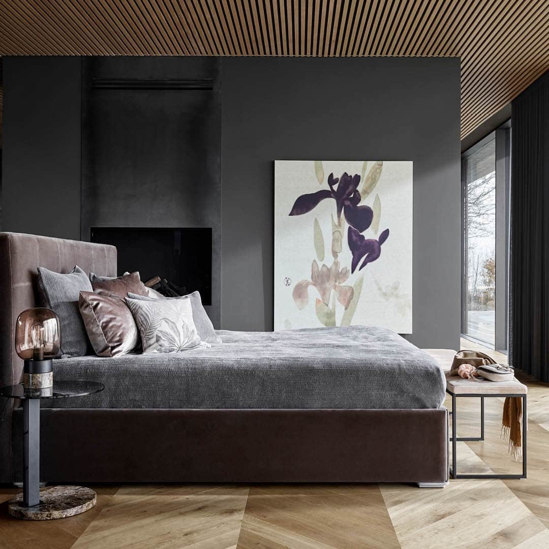BoConceptさんのインスタグラム写真 - (BoConceptInstagram)「Your dream bedroom can become reality with a little help from our Interior Stylists. They can help you make sanctuary-worthy styling decisions via video call.   To find out more click the link in bio.  Mezzo bed from £3,821  London bench from £744  Venezia side table £469  Stockholm table lamp £299  #boconcept #liveekstraordinaer #bedroom #interiordesign #danishdesign #bedroomideas #bedroomdecor」10月13日 22時42分 - boconcept_official