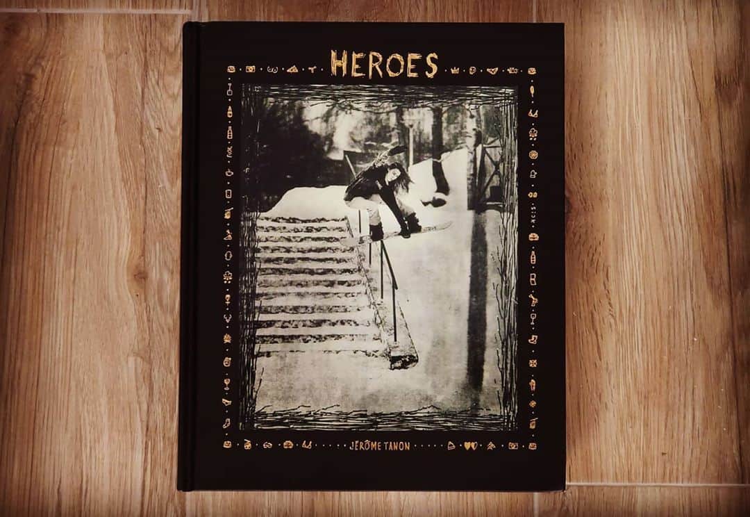 藤森由香さんのインスタグラム写真 - (藤森由香Instagram)「I'm so honoured to be in @jerometanon's project "HEROES" a beautiful book of girls snowboarding 🙌  You can get this book online from @snowboardermag (North America only)  For Europe and the rest of the world get it at @bluetomato online shop.   Thank you Jerome so much 🤍🤍🤍  @jerometanon　の２年に及ぶガールズスノーボードのプロジェクト"HEROES"に載せて頂きました。本日から購入が可能になり、 北アメリカからは@snowboardermag ,ヨーロッパ、その他の国からは　@bluetomato のオンラインから購入出来ます。 素敵な作品を皆さんにみてもらえると嬉しいです  💎💄👠👑🧸🎀🥂🍦🥨🍟🌵💓💫🐝🍭」10月13日 22時54分 - yukafujiforest