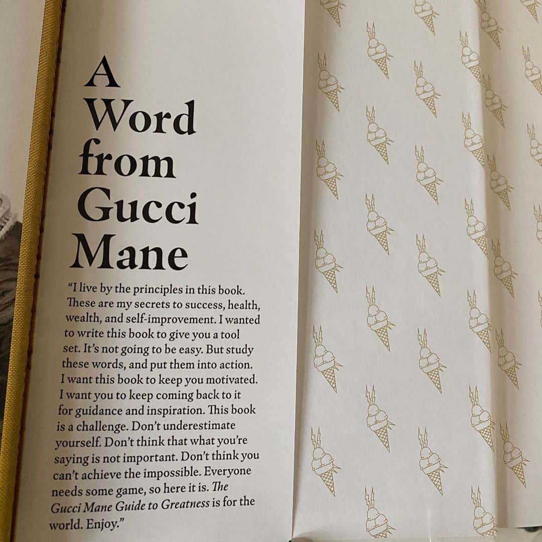 グッチ・メインさんのインスタグラム写真 - (グッチ・メインInstagram)「My 2nd Book is available now today! #GuccimaneGuideToGreatness 📖 make sure you grab it! 🥶」10月13日 22時51分 - laflare1017