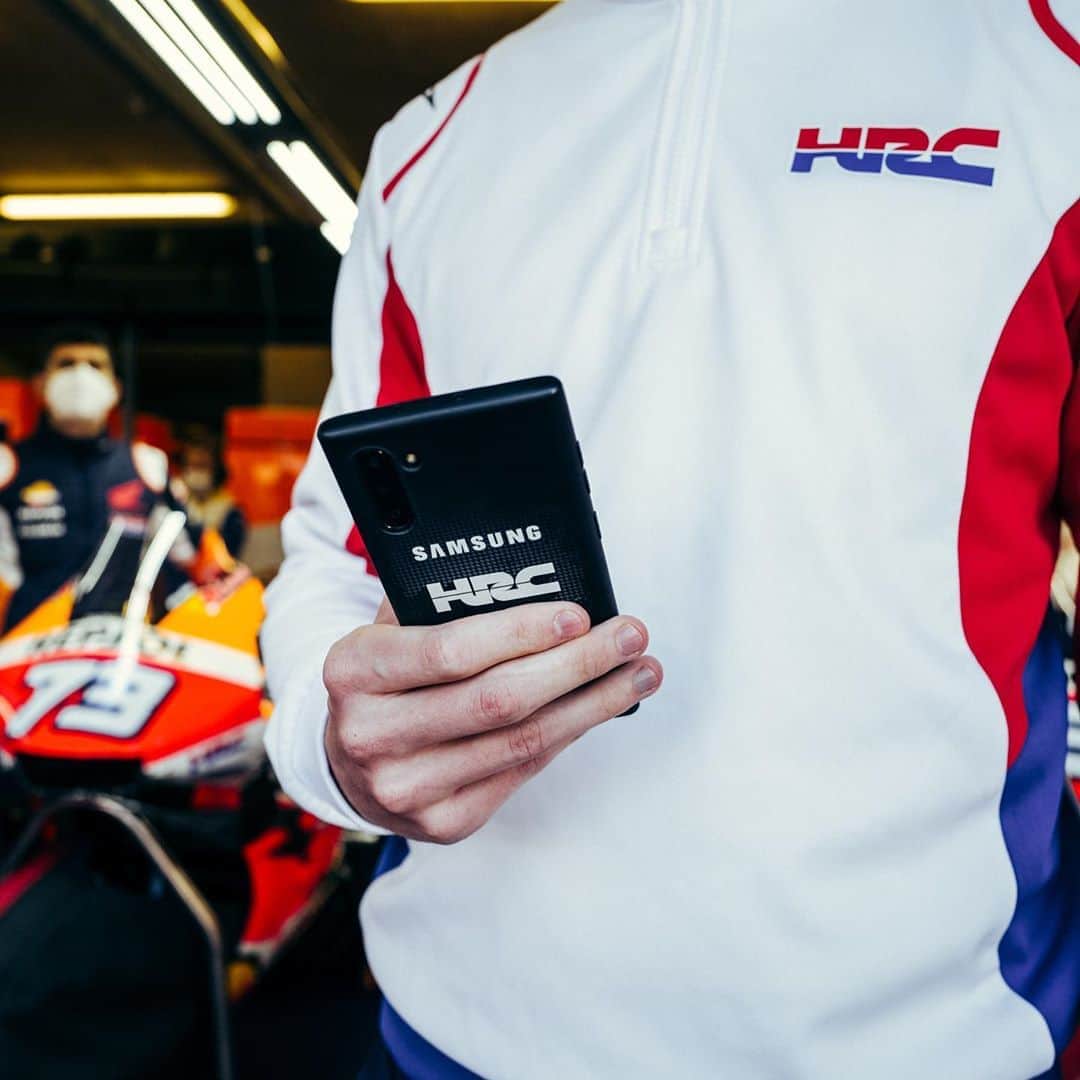 レプソル・ホンダのインスタグラム：「Info sharing 📟 ⠀⠀⠀⠀⠀⠀⠀⠀⠀ @samsungespana #Galaxy #GalaxyNote」