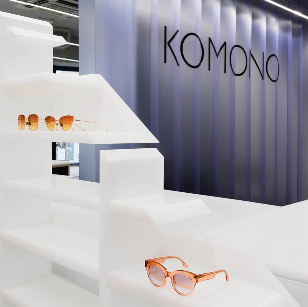 コモノさんのインスタグラム写真 - (コモノInstagram)「Welcome to our Flagship store in our hometown. Our Antwerp store was designed by the renowned @gonzalezhaase_aas and is located in the fashion district. Who has visited the store? 🤔  #komono #ikkoopbelgisch #wvdbm」10月13日 23時00分 - komono