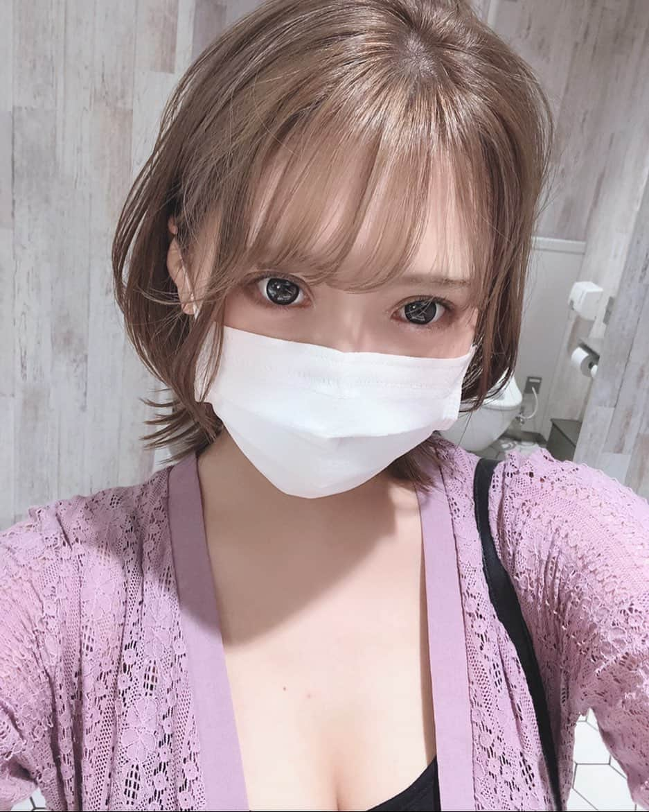 香坂紗梨のインスタグラム：「こんばんは🤗 寒くなってきましたねぇ、、、:(；ﾞﾟ'ωﾟ'): お久しブリーフです！  #香坂紗梨  #AV女優」