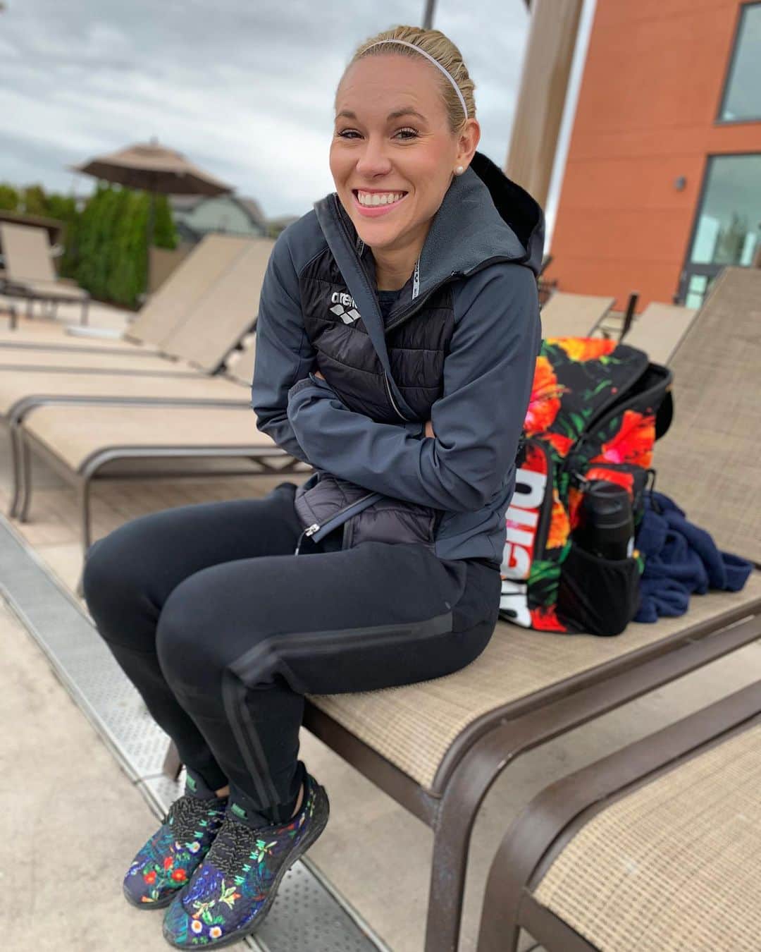 Julieのインスタグラム：「It’s officially Fall! Time for many months of freezing from getting in and out of the pool 😂🍂⛄️ . . . #arenawaterinstinct #swimmer #summerjulep #swim #swimlife #swimmerslife #instaswim #mastersswimming #instaswimmer #usaswimming #swimtraining #swimpractice #myswimpro #itsaswimmerthing」