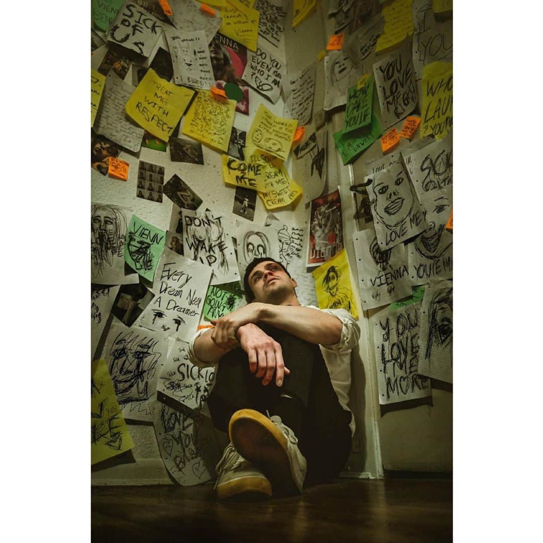 リアンヌのインスタグラム：「Special shout-out to my  Darling co-lead @will__stevens__  And the hyper babe responsible for the Beautiful art direction and set design @j.t_yang_」