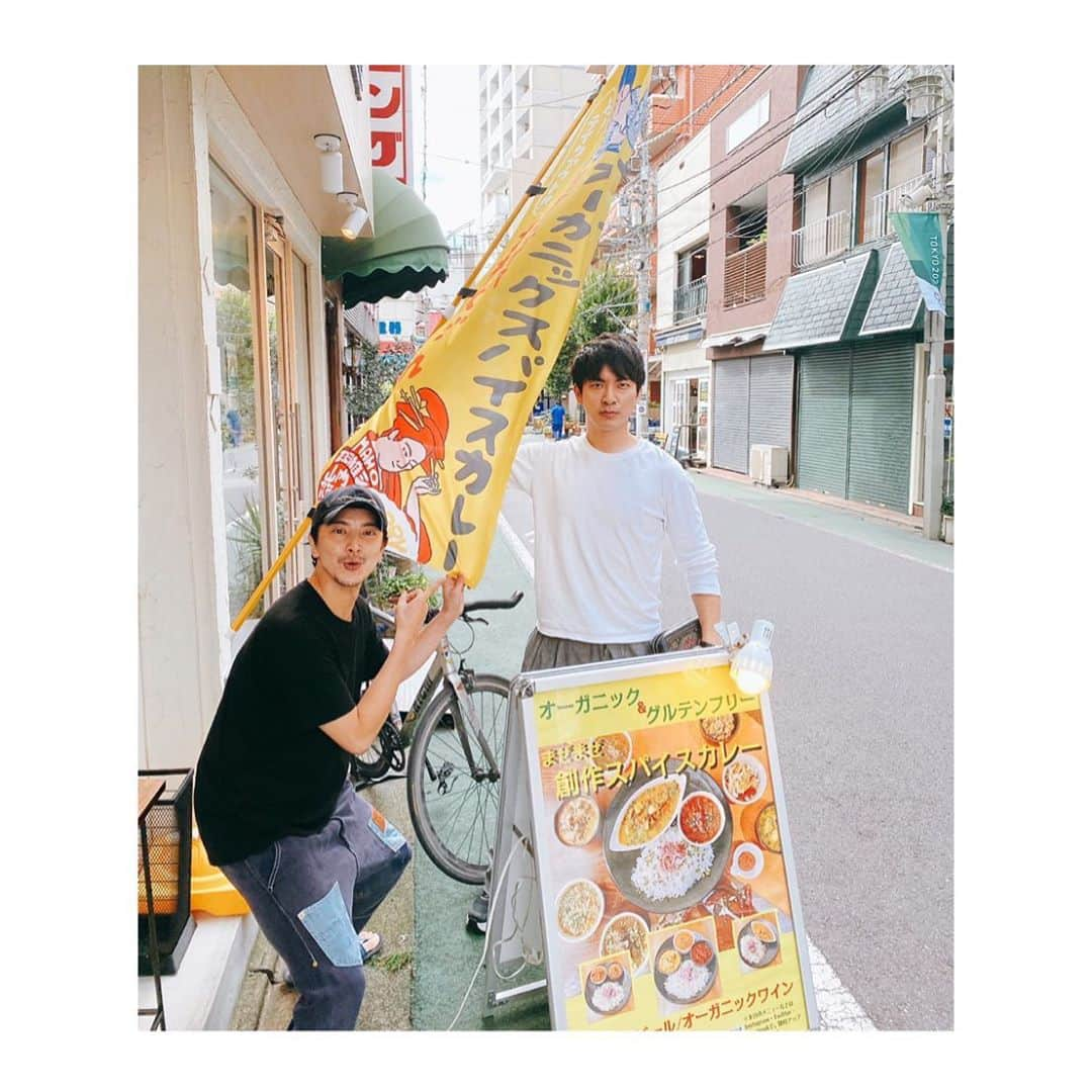 上山竜治さんのインスタグラム写真 - (上山竜治Instagram)「先輩のお店で革命してきました。  #アンジョルラス  風　#創作スパイスかれはだれ  #内田滋」10月13日 23時45分 - kamiyama_ryuji_0910