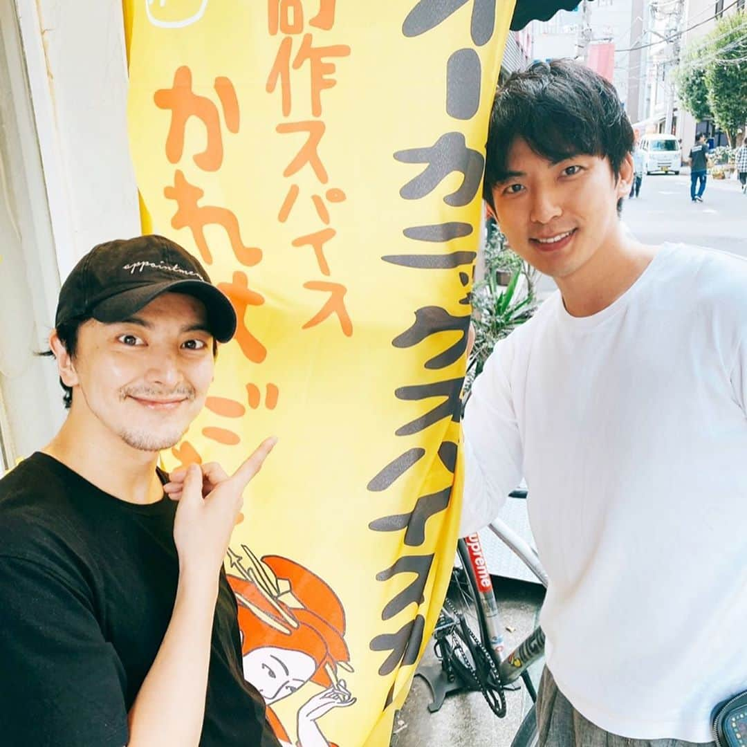 上山竜治さんのインスタグラム写真 - (上山竜治Instagram)「先輩のお店で革命してきました。  #アンジョルラス  風　#創作スパイスかれはだれ  #内田滋」10月13日 23時45分 - kamiyama_ryuji_0910