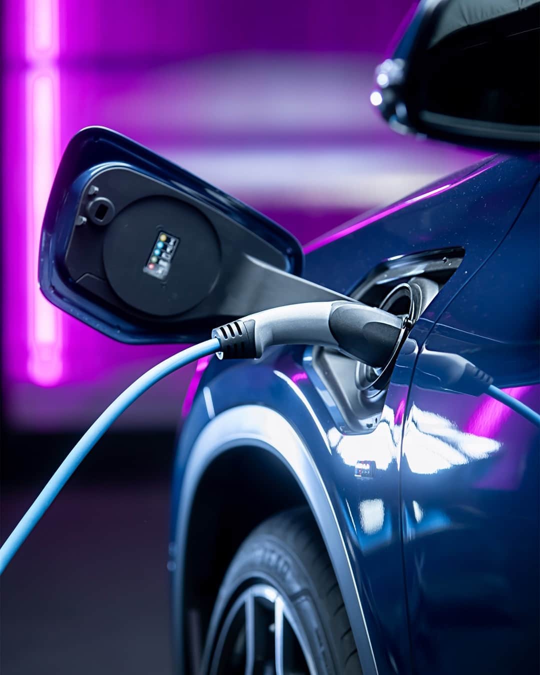 BMWのインスタグラム：「Same but different. Very different. The BMW X2 xDrive25e. #TheX2 #BMW #X2 #JOYelectrified __ BMW X2 xDrive25e: Energy consumption in kWh/100 km (combined): 14.3–13.8. Fuel consumption in l/100 km (combined): 2.1–1.9. CO2 emissions in g/km (combined): 48–43. Further information: www.bmw.com/disclaimer.」