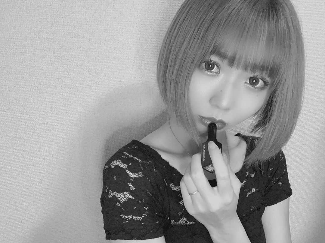 桑名利瑠のインスタグラム：「. . . 10月12日で、歳を一つ重ねました。 沢山の方々のお祝いメッセージや、会いに来て下さって本当に嬉しかったです。 今年は、夢じゃなくて現実化に出来る様にしていきたいと思っています。 その為にも、素敵な女性になれるように磨いていきます♡ 幸せな誕生日でした！！ ありがとうございました！これからも応援宜しくお願いします！！ . 桑名利瑠 . #誕生日 #happybirthday #makeup #make #l4l #outfitoftheday #outfit #code #instagood #instagram #instalike #instafashion #selfie #selca #thankyou #love #ショートボブ #アイドル #モデル #東京」