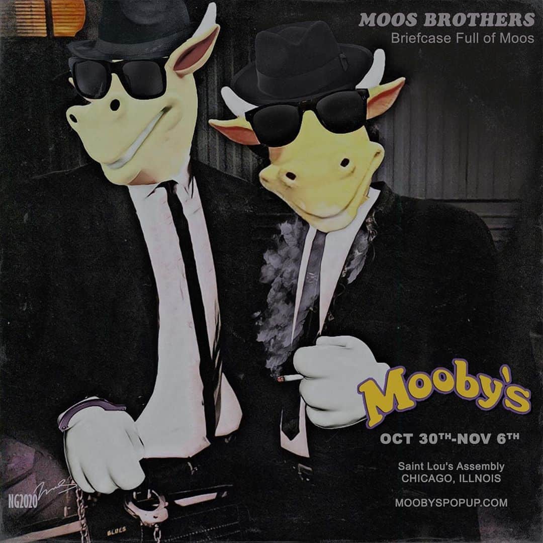 ケヴィン・スミスのインスタグラム：「Bring a briefcase full of moos with yous when @jayandsilentbob go to CHICAGO to see @saintlousassembly cosplay as a @moobyspopup from OCTOBER 30th to NOVEMBER 6th! Join me and @jaymewes for a threepeat as we cut the ribbon on the third ever #moobyspopup in the land of Shermer, Illinois! Tickets to the Chicago  #moobys go on sale THIS THURSDAY at 11amCST at MoobysPopUp dot com! See me and Jay there on opening day or join us for a live #jayandsilentbobgetold show at the @mchenryoutdoortheater_gac on NOVEMBER 1st! This’ll be one of the last fun things to do in the Windy City before the tide changes and it gets cold, so secure your reservation ASAP starting Thursday morning! (Amazing Art by @thedarknatereturns!) #KevinSmith #moobys #chicago #saintlousassembly #theloop #jayandsilentbob #food #chicagofoodie #chicagofood #cows #cowsofinstagram #themoosbrothers #moosbrothers」