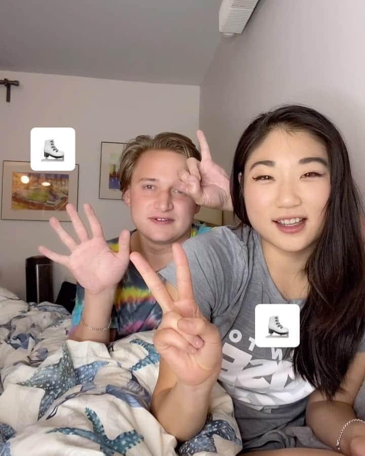 長洲未来のインスタグラム：「Put a Finger Down #figureskater Edition! ⛸ Also, low key embarrassed with how obsessed we are with TikTok (100 years late to the game) 😂😅」