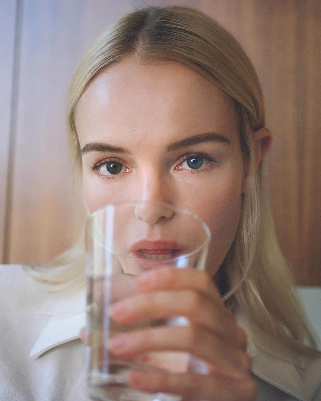 Olivia Maloneのインスタグラム：「this story came out of our homes, finding ways to play in the domestic spaces we’ve been living in more than ever before. I am so grateful for @instylemagazine the wonderful team and lovely subject, @katebosworth who came together to make something beautiful and reflective of these unique times」
