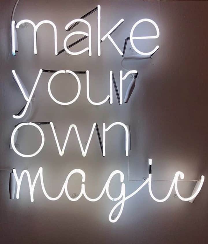 チェイサーのインスタグラム：「Tuesday Inspo🖤 Tag a friend 👏🏽 #chaserbrand #makeyourownmagic #pinterestinspo #tuesdayinspo」