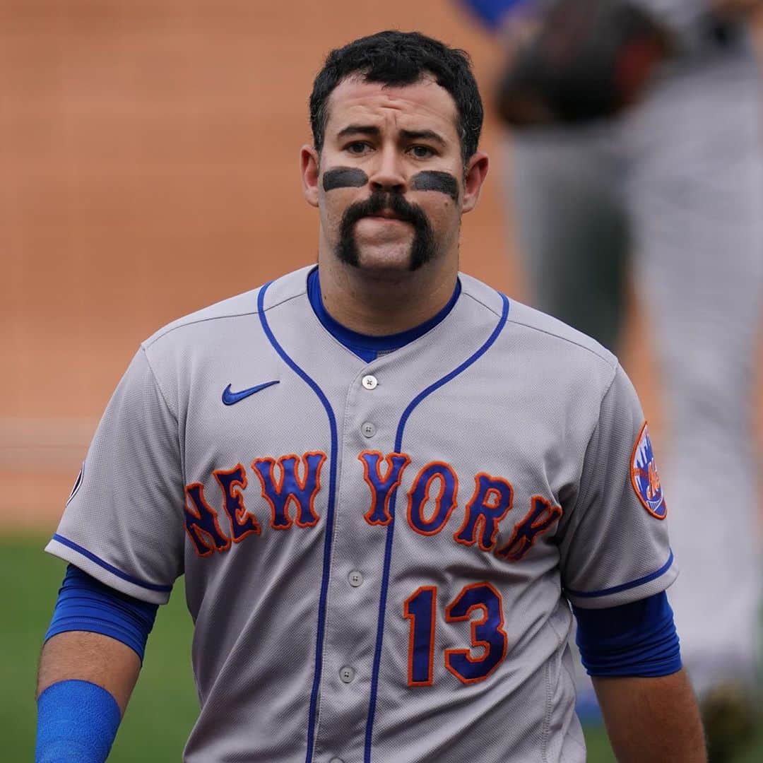 ニューヨーク・メッツさんのインスタグラム写真 - (ニューヨーク・メッツInstagram)「Full beard or fu manchu? #TransformationTuesday 😂 #Mets #LuisGuillorme #LGM #beard #facialhair」10月14日 0時41分 - mets