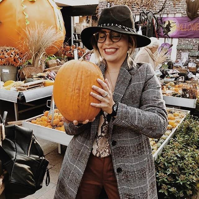 アイスウォッチさんのインスタグラム写真 - (アイスウォッチInstagram)「🎃👻🧡 (📸 @carlaaduchatinier) #icewatch #changeyoucan #icecosmos #sparkles #glitter #watch #women #ootd #autumn #goodtime #halloween #pumpkin #pumpkinspice #smile」10月14日 0時46分 - icewatch