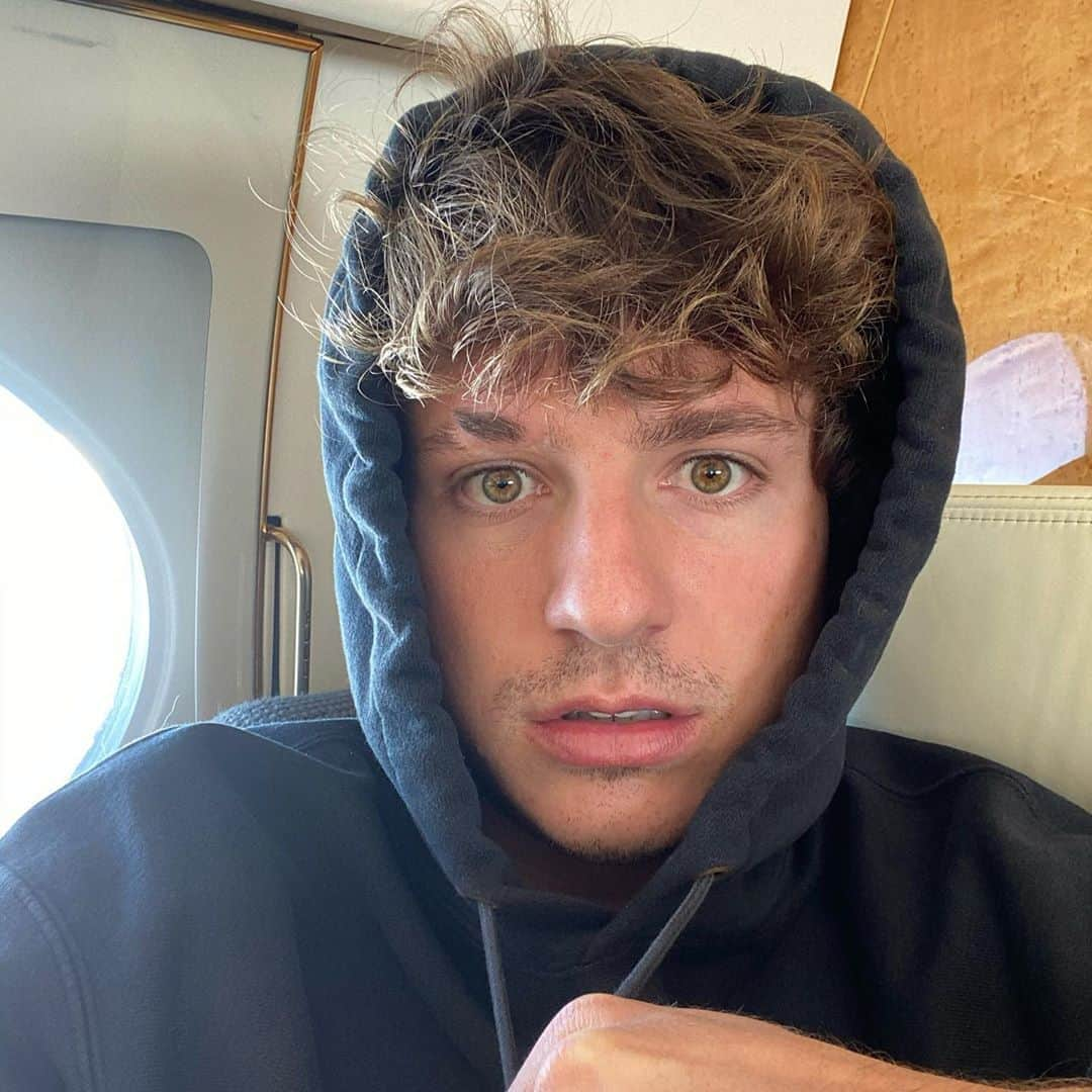 チャーリー・プースさんのインスタグラム写真 - (チャーリー・プースInstagram)「SWIPE TO SEE WHAT HAPPENS!!」10月14日 0時46分 - charlieputh