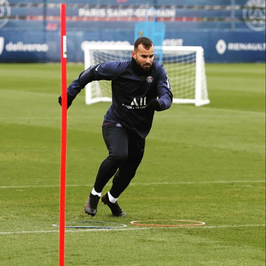 ヘセ・ロドリゲスさんのインスタグラム写真 - (ヘセ・ロドリゲスInstagram)「Buena sesión de entrenamiento👍🏽⚽️」10月14日 0時53分 - jeserodriguez10