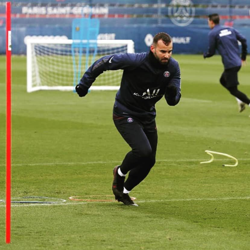 ヘセ・ロドリゲスさんのインスタグラム写真 - (ヘセ・ロドリゲスInstagram)「Buena sesión de entrenamiento👍🏽⚽️」10月14日 0時53分 - jeserodriguez10