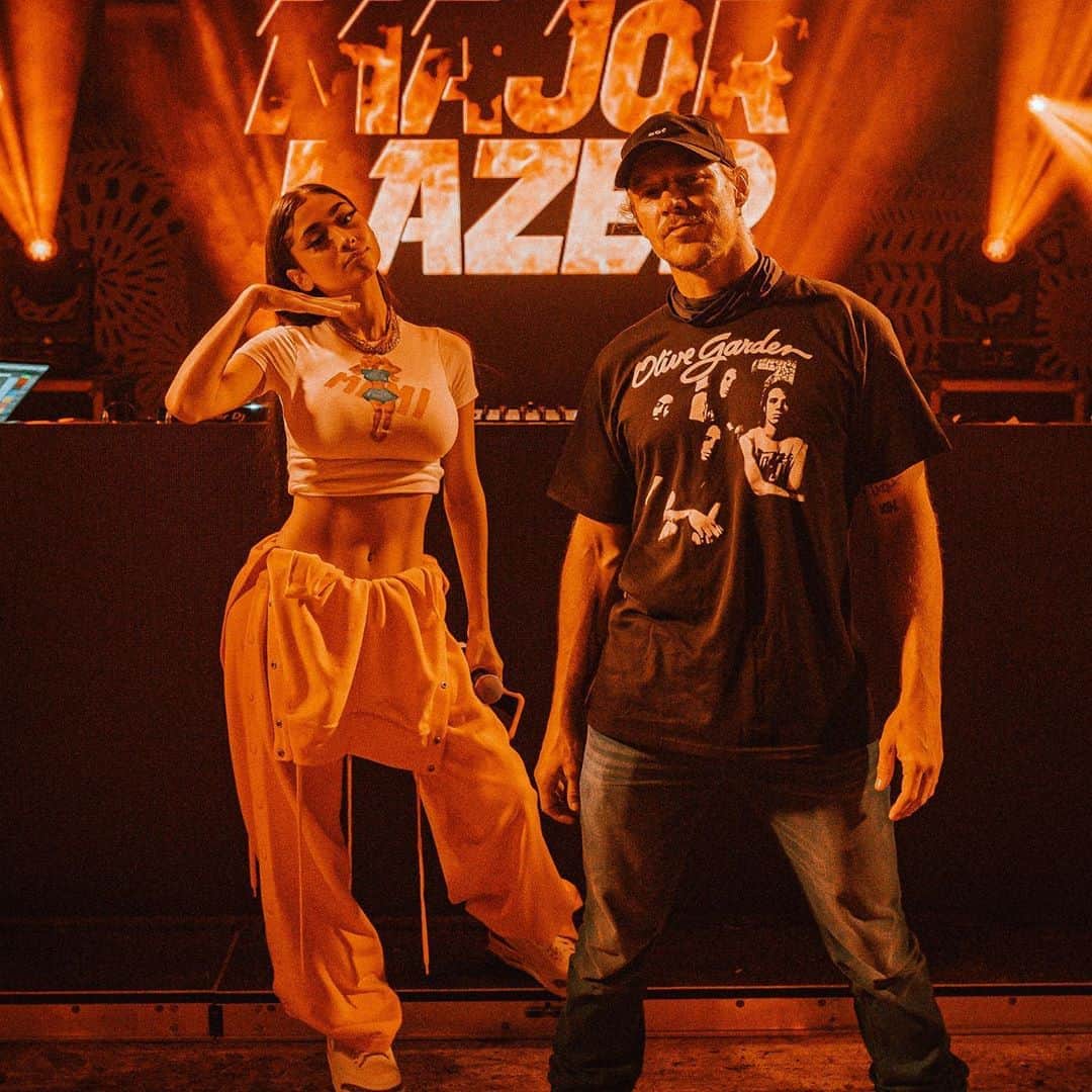 メジャー・レーザーのインスタグラム：「@PALOMAMAMI Y MAJOR LAZER. FRIDAY.」