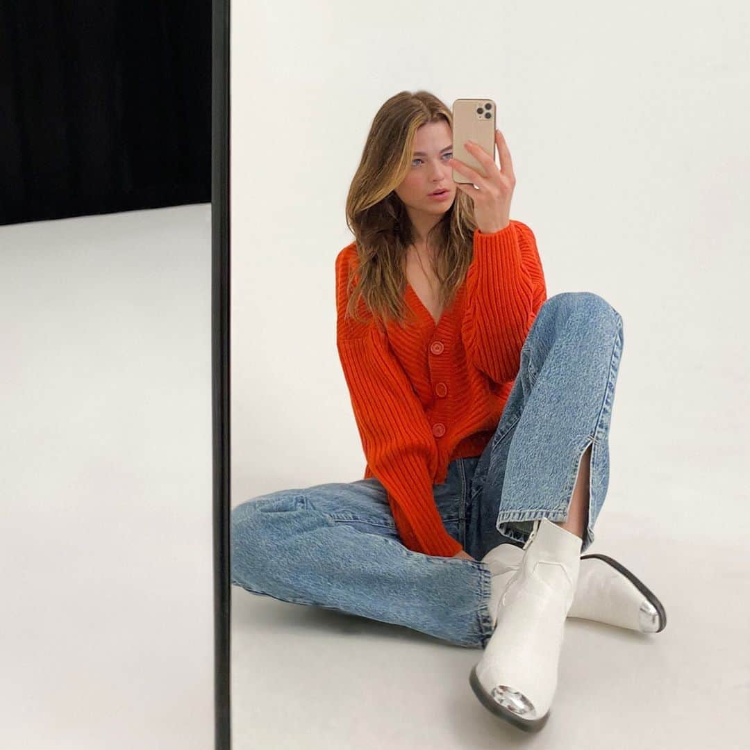 TALLY WEiJLさんのインスタグラム写真 - (TALLY WEiJLInstagram)「Knitwear are def scheduled to be big this season. Head over to www.tally-weijl.com to find your perfect match. Stay cozy, stay warm 🧡 ⁠ ⁠ Orange Heavy Knit Cardigan 🔎 SCAACJALOR ⁠ Split Hem Straight Jeans 🔎 SPADEMISS」10月14日 1時03分 - tally_weijl