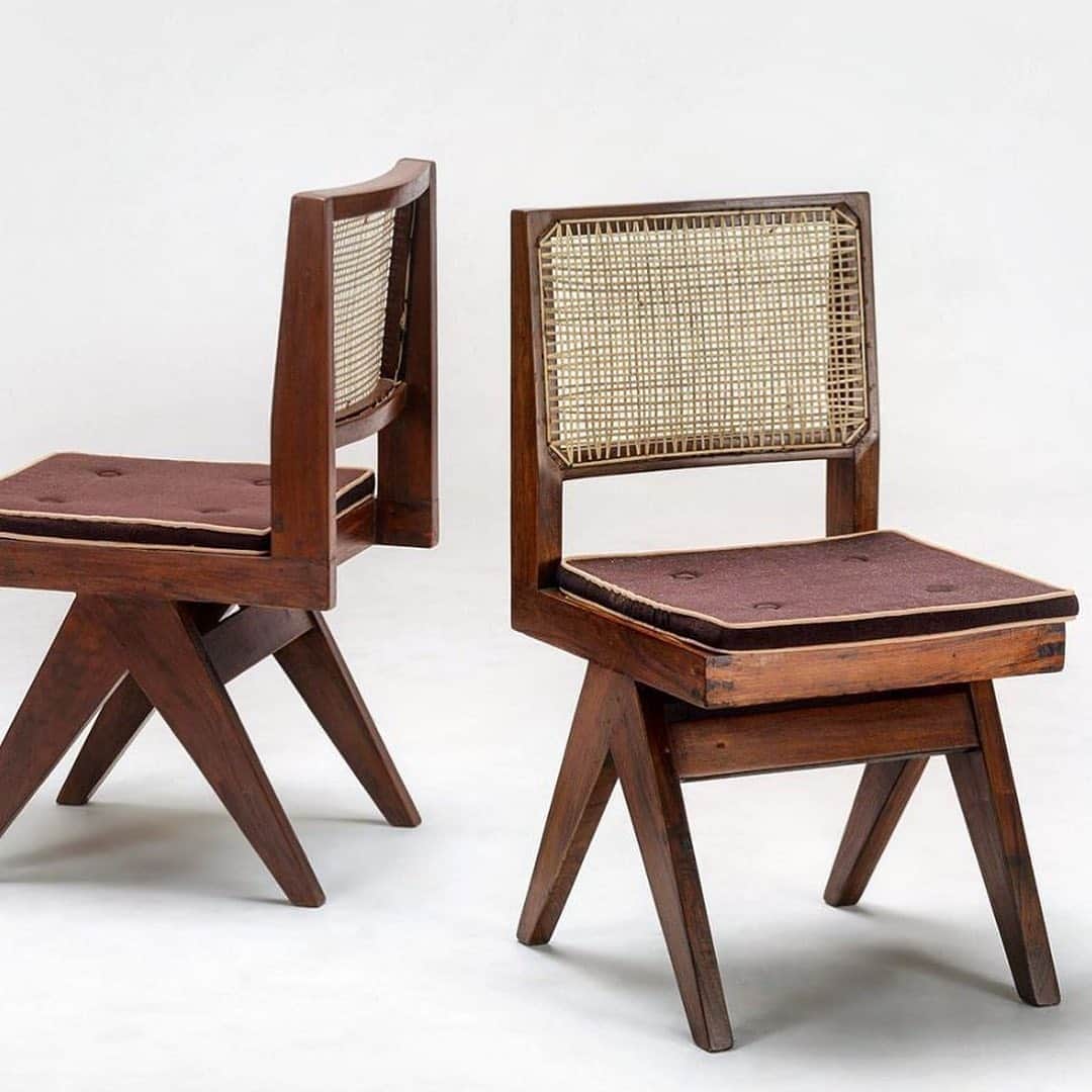レクレルールのインスタグラム：「PIERRE JEANNERET Set of dining chairs from #Chandigarh Available at Leclaireur 10 rue Hérold  Ph2: Jacques Dworzak, Pierre Jeanneret best expert! RG @pierre_jeanneret_studio  #Leclaireur #LeclaireurHerold #conceptstore #designstore #pierrejeanneret #diningchairs」