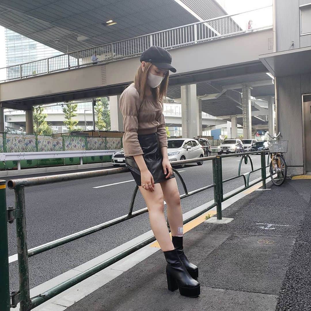 ニーナのインスタグラム：「加工してないけど 脚長に見えるように撮ってもらった📸 ． #瀬川ニーナ #ホステス#バルセロナ#すすきの#ピーアンドジェー#かわいい#綺麗#札幌美容室#ピアジェ#ハーフ #撮影#歌舞伎町#六本木#シャンパン#キャバ嬢#likeforlikes#l4l#followｍe#いいね返し#美人#ヘア#撮影#ヘアメイク#followforfollowback#バルセロナグループ」