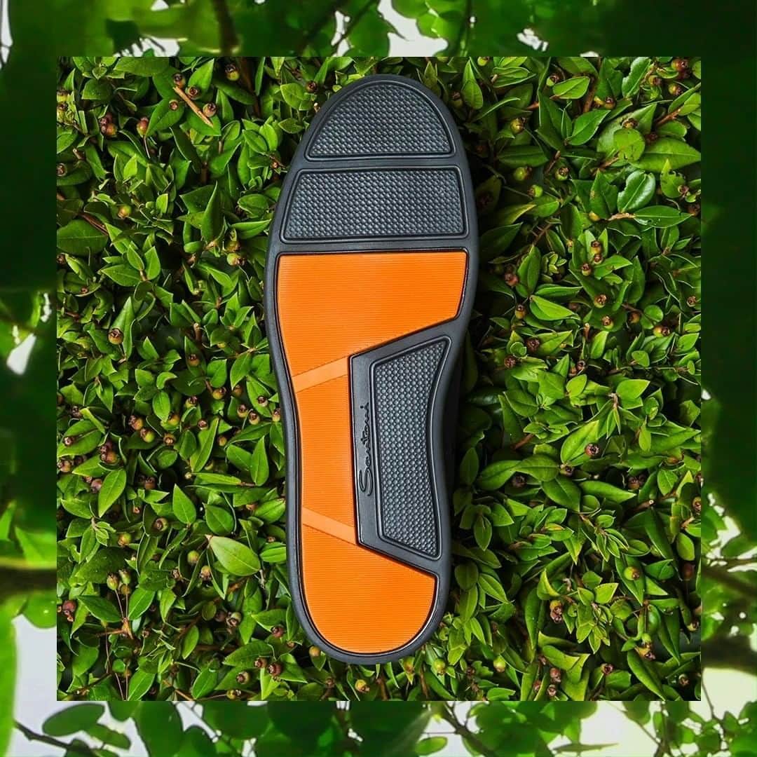 サントーニのインスタグラム：「SANTONI RETHINK ♻️: a capsule collection for men and women made from eco-sustainable materials. Discover more about the materials used at the link in Bio...   #Santoni #SantoniRethink #MadeinSantoni」