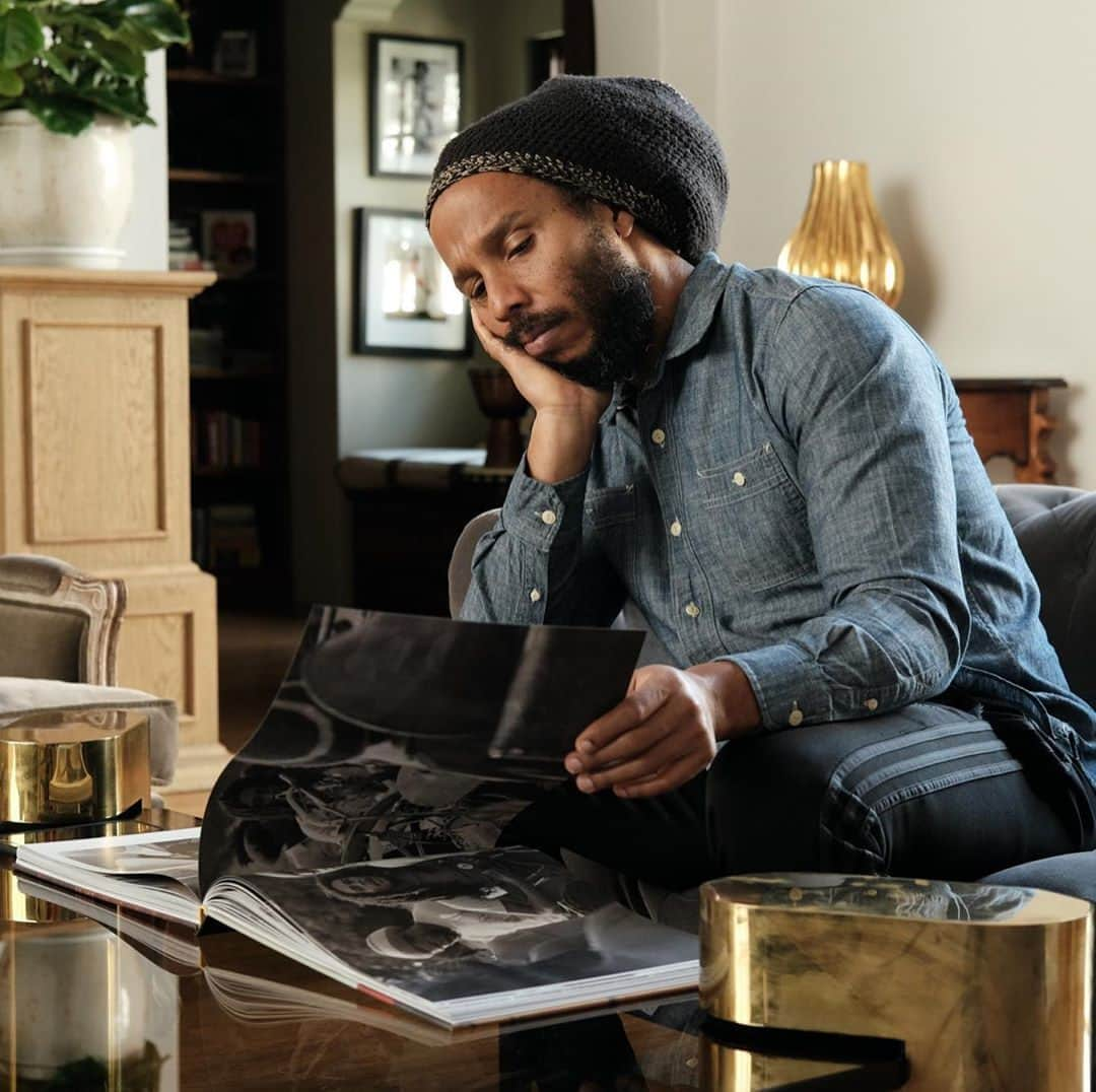 ボブ・マーリーさんのインスタグラム写真 - (ボブ・マーリーInstagram)「@ziggymarley looks through his copy of the ‘Bob Marley: Portrait of the Legend’ photo book, available TODAY at the link in bio! #bobmarley75⁣ ⠀⁣⁣⁣⁣⁣⁣⁣⁣⁣⁣⁣⁣⁣⁣⁣⁣⁣⁣⁣⁣⁣ Introduction from Ziggy:⁣ ⠀⁣⁣⁣⁣⁣⁣⁣⁣⁣⁣⁣⁣⁣⁣⁣⁣⁣⁣⁣⁣⁣ In honor of Daddy’s 75th birthday and on behalf of our family, I am blessed to present to you this very special collection of photographs from our archives. There is a cliché term, “a picture is worth a thousand words.” From my experience of looking through hundreds and hundreds of photos for this book, I will say, yes, it is true.⁣ ⠀⁣⁣⁣⁣⁣⁣⁣⁣⁣⁣⁣⁣⁣⁣⁣⁣⁣⁣⁣⁣⁣ I will also add, playing off the lyrics from the song “Get Up Stand Up,” that the half of the story that has never been told will be told by photographs now even more than before.⁣ ⠀⁣⁣⁣⁣⁣⁣⁣⁣⁣⁣⁣⁣⁣⁣⁣⁣⁣⁣⁣⁣⁣ The photographs I have selected were taken between 1976 and 1980. I chose them all with the idea of treating you not only as an admirer of the icon, the legend, the musician, and his message, but also as a friend of the man, the human being, the Tuff Gong.⁣ ⠀⁣⁣⁣⁣⁣⁣⁣⁣⁣⁣⁣⁣⁣⁣⁣⁣⁣⁣⁣⁣⁣ There is so much more to Daddy, Bob Marley. It keeps going deeper and deeper, higher and higher. The more you discover, the more you feel, until it becomes a part of you. You think it’s the end, but it’s just the beginning.⁣ ⠀⁣⁣⁣⁣⁣⁣⁣⁣⁣⁣⁣⁣⁣⁣⁣⁣⁣⁣⁣⁣⁣ Compiling these photographs brought back a lot of memories from my childhood and offered me new awareness and thoughts about my father that honestly now make me feel even more connected to him. That’s crazy! That’s the power of photography.⁣ ⠀⁣⁣⁣⁣⁣⁣⁣⁣⁣⁣⁣⁣⁣⁣⁣⁣⁣⁣⁣⁣⁣ I hope the book brings him closer to you in a way that goes beyond the images, and is something that can be cherished forever.⁣ ⠀⁣⁣⁣⁣⁣⁣⁣⁣⁣⁣⁣⁣⁣⁣⁣⁣⁣⁣⁣⁣⁣ #ziggymarley #marleyfamily #LEGACY #photobook #bobmarley」10月14日 2時01分 - bobmarley