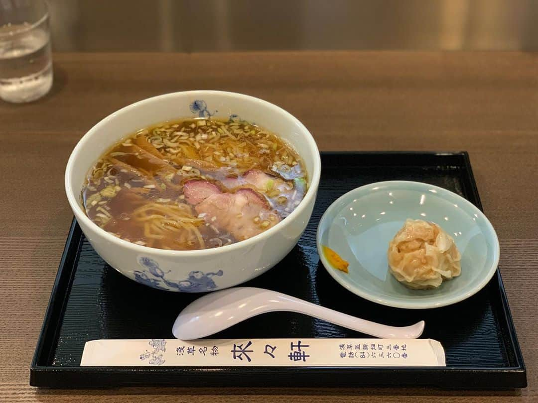 SUSURUさんのインスタグラム写真 - (SUSURUInstagram)「淺草 來々軒@新横浜ラーメン博物館 らうめん（青竹打ち麺）、シュウマイ 14日に新横浜ラーメン博物館にてオープン予定の来々軒さん、試食会に呼んでいただきました🙇‍♂️ 浅草の来々軒さんといえば、日本で初めてラーメンを提供したということでレジェンドとなっているお店。 『支那そばや』さん監修の元、その味を追求し復刻した一杯がいただけます🍜 素材にこだわったスープ、青竹打ちのピロプリ麺がノスうま！ 豆腐を練り込み、肉肉しさの中にフワッと食感のあるシュウマイも万全のクオリティ🍥 ラーメン好きならマストイートな一杯が新横浜に産声を上げました。 #susuru_tv #試食会 #ラーメン博物館 #新横浜 #横浜 #神奈川 #淺草來々軒 #来々軒 #うまい  #ラーメン #らーめん #ramen #ラーメン部 #ramennoodles #毎日ラーメン生活 #麺スタグラム #japaneseramen #japanramen #foodstagram #foodie #noodles #instanoodle #instaramen #instafood #susururecommended #らうめん #横浜ラーメン #ラー博」10月14日 2時02分 - susuru_tv